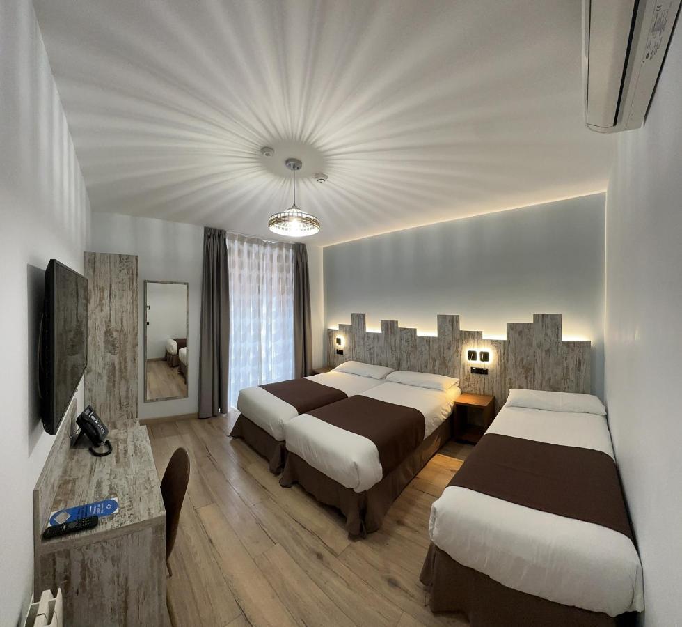 Hostal Anton Martin Madrid Exterior photo
