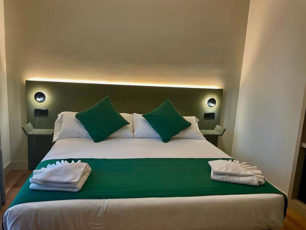 Hostal Anton Martin Madrid Exterior photo