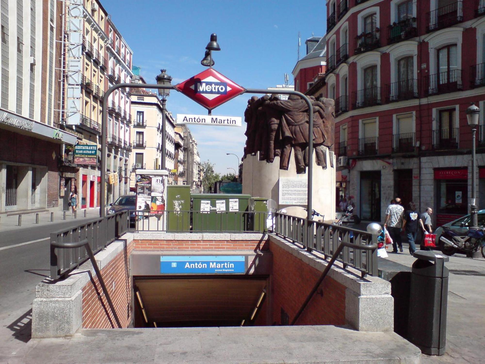 Hostal Anton Martin Madrid Exterior photo