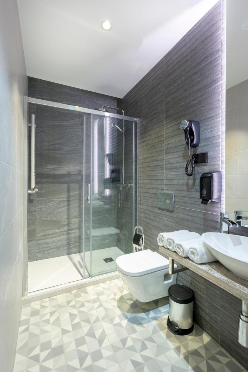 Hostal Anton Martin Madrid Exterior photo